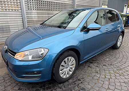 VW Golf Volkswagen VII Lim. Trendline BMT