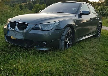 BMW 525i -
