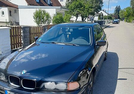 BMW 528i E39 Vollausstattung