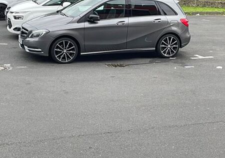 Mercedes-Benz B 180 CDI BlueEFFICIENCY Edition Edition