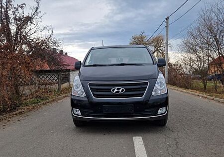 Hyundai H-1 Starex