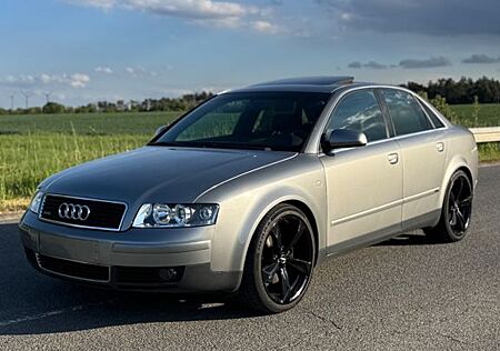 Audi A4 3.0 quattro - S-Line 6 Gang TÜV Neu
