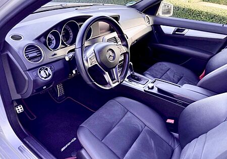 Mercedes-Benz C 180 T AMG Line AMG Line