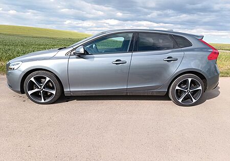 Volvo V40 D3 Momentum LED, PDC, Kamera, Klima