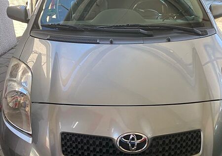 Toyota Yaris 1,3-l-VVT-i Sol Sol