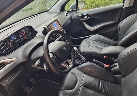 Peugeot 208 1.6 Hdi Leder, Navi, Super Zustand