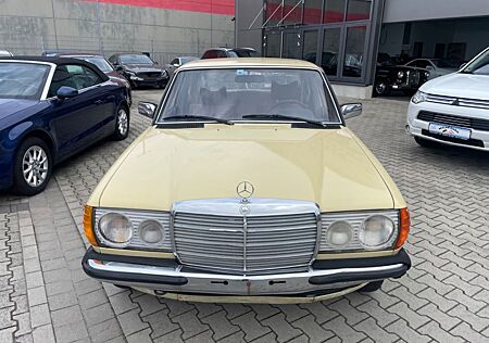 Mercedes-Benz 250 W123