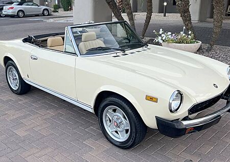 Fiat Spider Europa Spider (US-Modell, wird umgebaut)