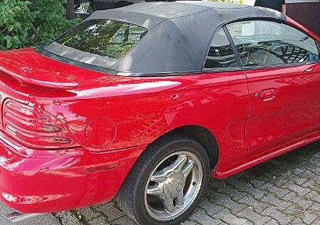 Ford Mustang GT Cabrio, V8