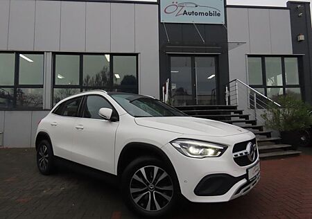 Mercedes-Benz GLA 220 d DCT Style Pano LED Kamera Spurh. TWA