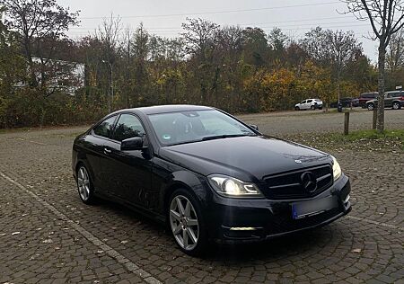 Mercedes-Benz C 180 Coupé AMG Paket