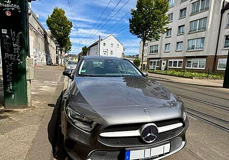 Mercedes-Benz A 180 d DCT - Automatik - Digital Display