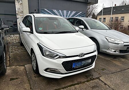 Hyundai i20 1,4 CRDi mit Klima