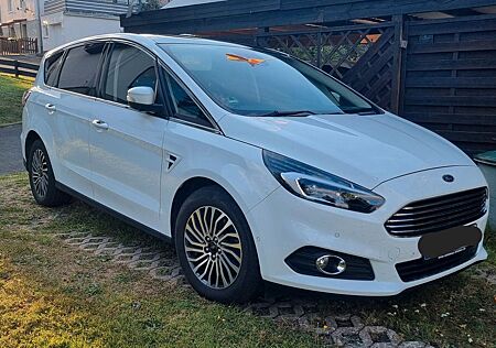 Ford S-Max 140kW Titanium Auto AHK LED PANO KAMERA