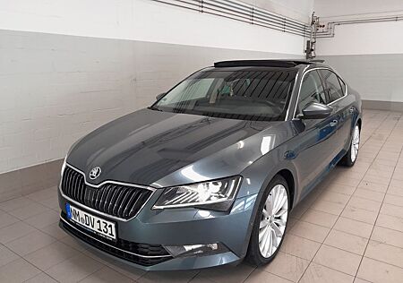 Skoda Superb 2.0 TDI SCR 190PS DSG Style guter Zustand