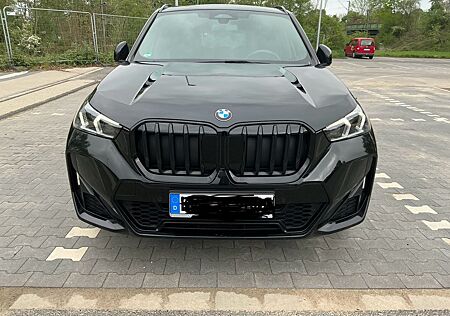 BMW X1 sDrive18d M-Paket DA PA HK LH SHZ Massage