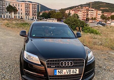 Audi Q7 4.2 FSI quattro tiptronic -