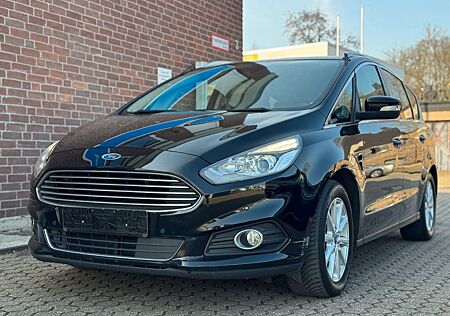 Ford S-Max TITANIUM 7-SITZER SITZHEIZUNG NAVI KEYLESS