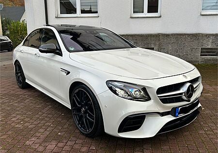 Mercedes-Benz E 63 AMG Mercedes-AMG E 63 4MATIC+