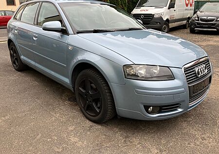 Audi A3 Sportback 1.6 FSI Ambiente Kamera Navi AHK