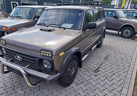 Lada Taiga NIVA LANG 4TÜR AHK SERVICE KONSERV HU HÄNDL