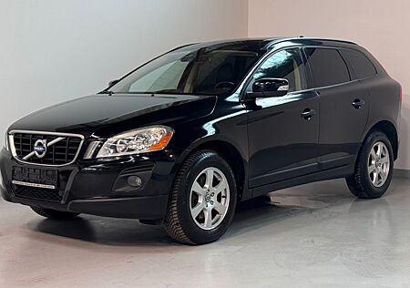 Volvo XC 60 Kinetic AWD KAM/PANO/KLIMA/LEDER