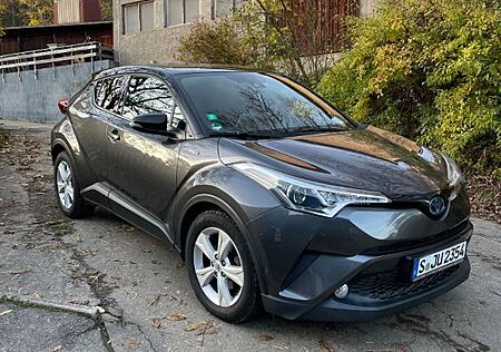 Toyota C-HR 1.8-l-VVTi Hybrid Team Deutschland Team...