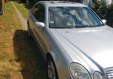 Mercedes-Benz E 200 KOMPRESSOR ELEGANCE Elegance
