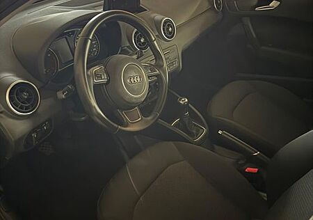 Audi A1 1.0 TFSI ultra Sportback -