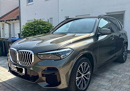 BMW X5 X5xDrive30d-M-Adapt-HUD-AHK-Serviceinkl-weißLed