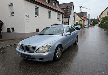 Mercedes-Benz S 320 -