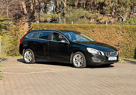 Volvo V60 2.0 D3 NAVI KLIMA MOMENTUM