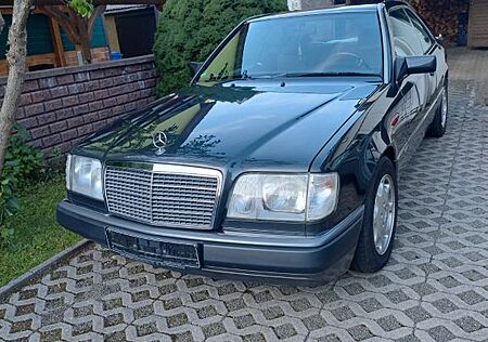 Mercedes-Benz 230 Mercedes W124, CE