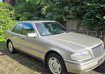 Mercedes-Benz C 180 ELEGANCE