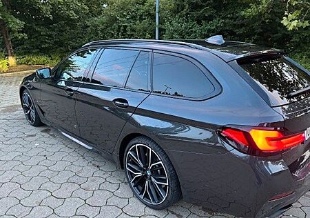 BMW 540d xDrive Touring A - M Sport - Fully Loaded