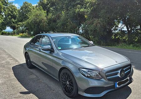 Mercedes-Benz E 200 W213 // HU 08/2026 // Grau