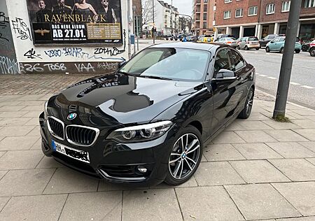 BMW 218i Coupé Sport Line+Navi/TEMPO/LED