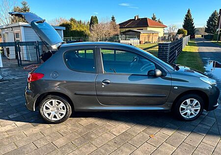 Peugeot 206 1.4 75 -