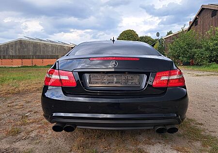 Mercedes-Benz E 350 Coupé, 19Zoll, AMG Paket komplett