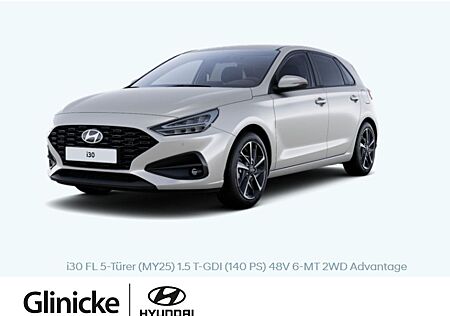 Hyundai i30 ADVANTAGE*Navi*RKam*SitzHeiz*LenkrHeiz