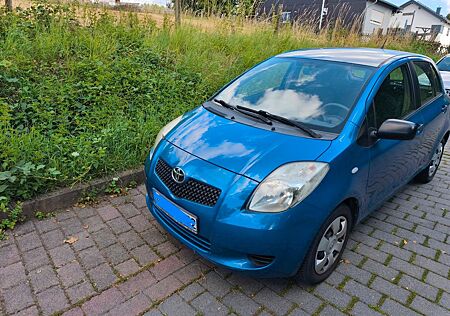 Toyota Yaris 1,3-l-VVT-i Cool Cool