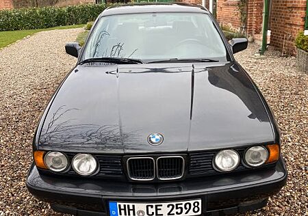 BMW 525
