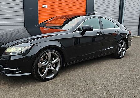 Mercedes-Benz CLS 350 CDI 4MATIC 1. Hand AMG Paket ***Voll***