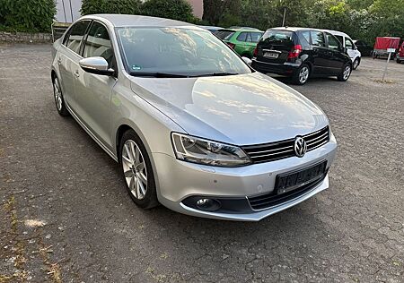 VW Jetta Volkswagen 2.0 TDI DSG Highline Automatik