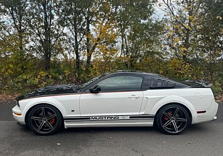 Ford Mustang 4L V6 Benzin/LPG