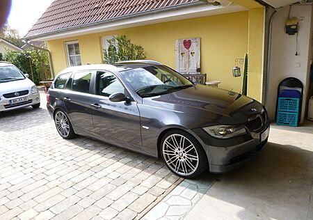 BMW 325i touring -