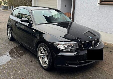 BMW 116i -BJ2009-Sitzheizung-Schiebedach-PDC