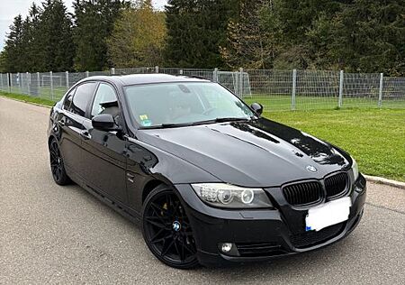 BMW 330d xDrive - Schwarz - TÜV
