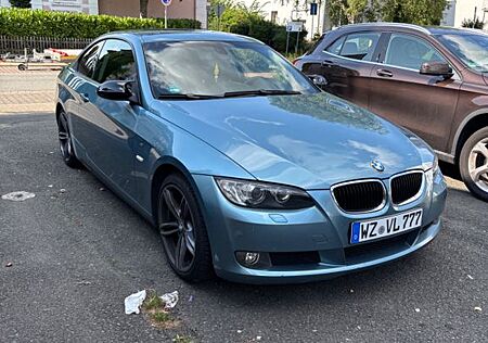 BMW 320i Coupé -