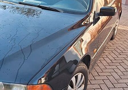 BMW 520i 6 Zylinder schwarz, Schiebedach, AHK